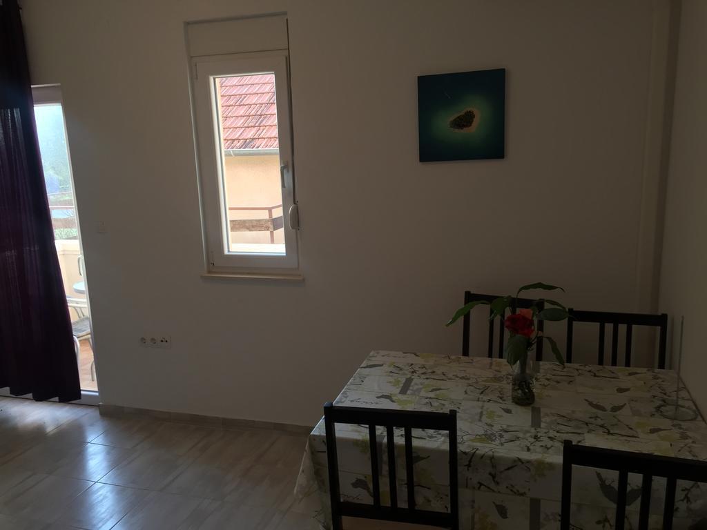 Apartments Mladenka 20M From Marina! Sukošan Eksteriør billede